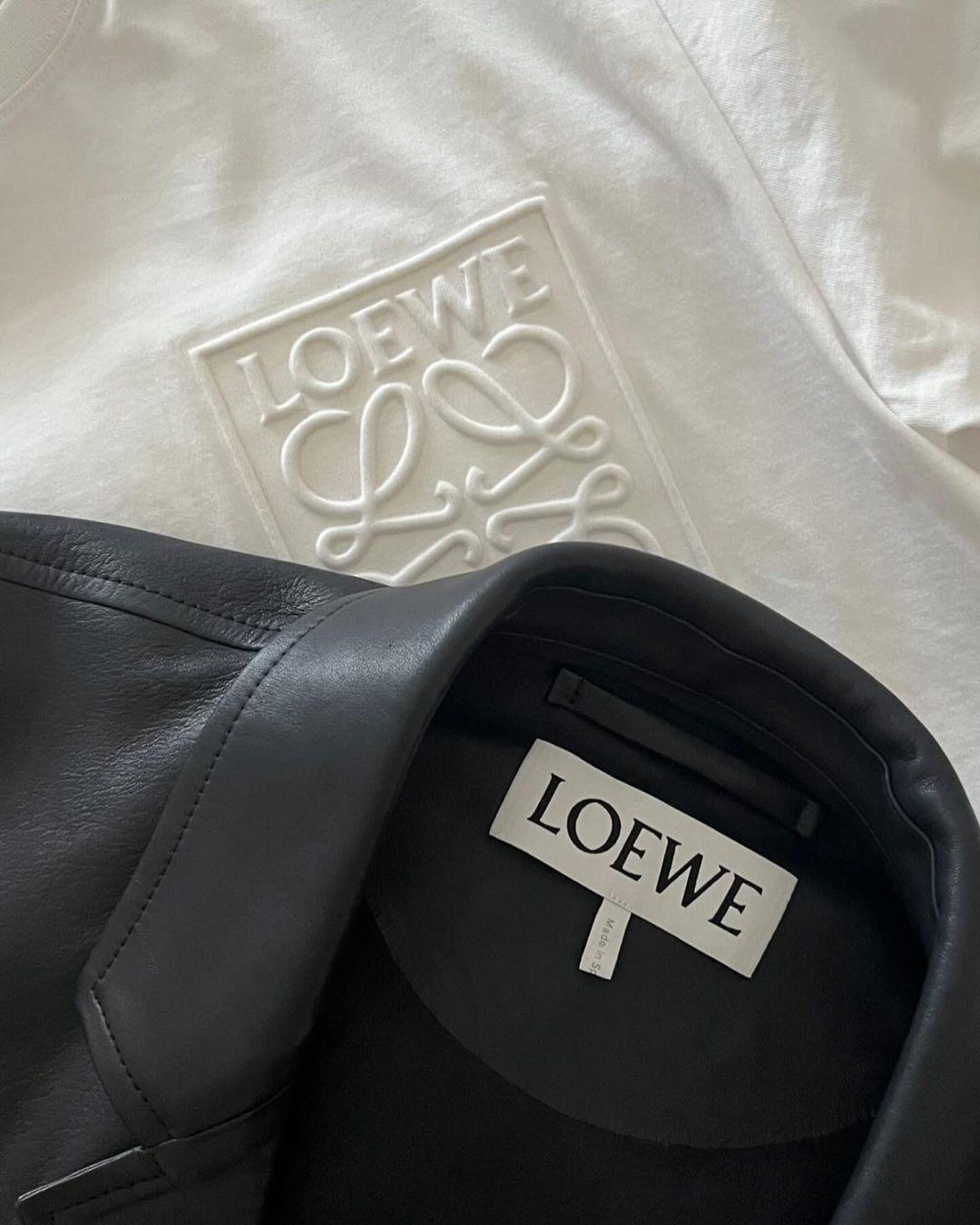 class="content__text"LOEWE 
#jagaagamajagamoral