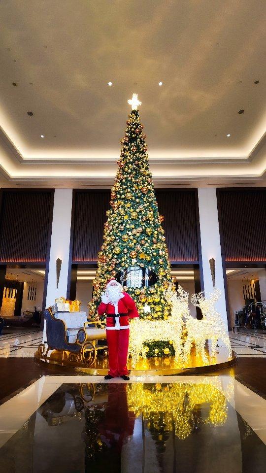 class="content__text"The joyous season is here and Fairmont Jakarta is set to make this year-end feel even more magical✨

Discover the magic of the festive season with us.

#FairmontJakarta #FestiveSeasonFairmontJakarta