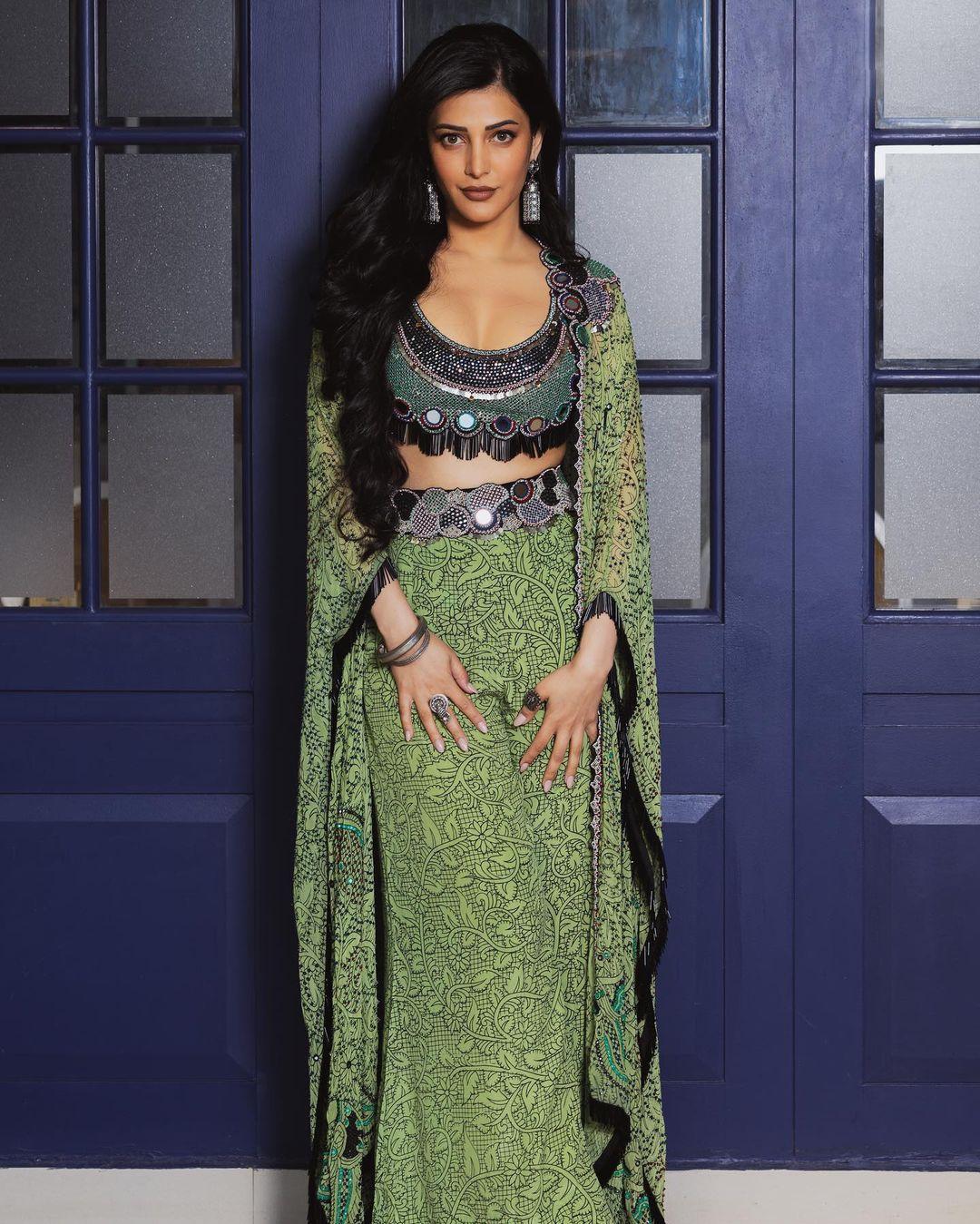 💚🐉🥝 mean green desi machine 
.
.
.
Outfit - @nupurkanoiofficial
Jewellery- @amrapalijewels
Styling - @openhousestudio.in 
Assisted by - @mithra_kandhaswaami
@sxdhksh @varshininatrajan
Glam : @prakatwork @pui_c_ammy 
shot by : @dimensions.dmns