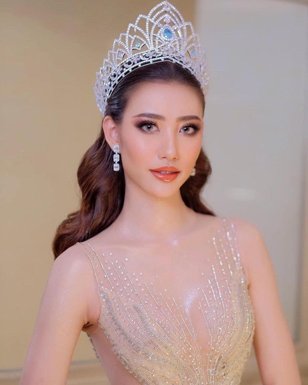 class="content__text"
 Vichitta Phonevilay ຈະຢູ່ໃນໃຈເຮົາຕະຫຼອດໄປ Miss Universe 2019 🥰 
 
ຮູບຈາກ : Alex Aliya-Makeup Artist
 #ນາງງາມຈັກກະວານລາວ 
 