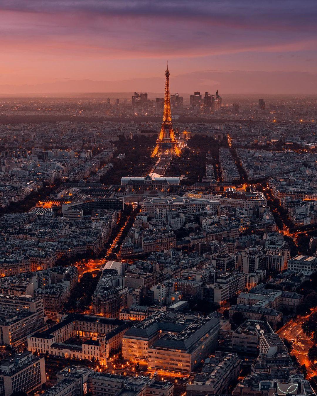 class="content__text"
 [@weddings.costinfetic ] If you still don't believe that Paris is the city of love, just swipe left and you'll find out why 😍 
 