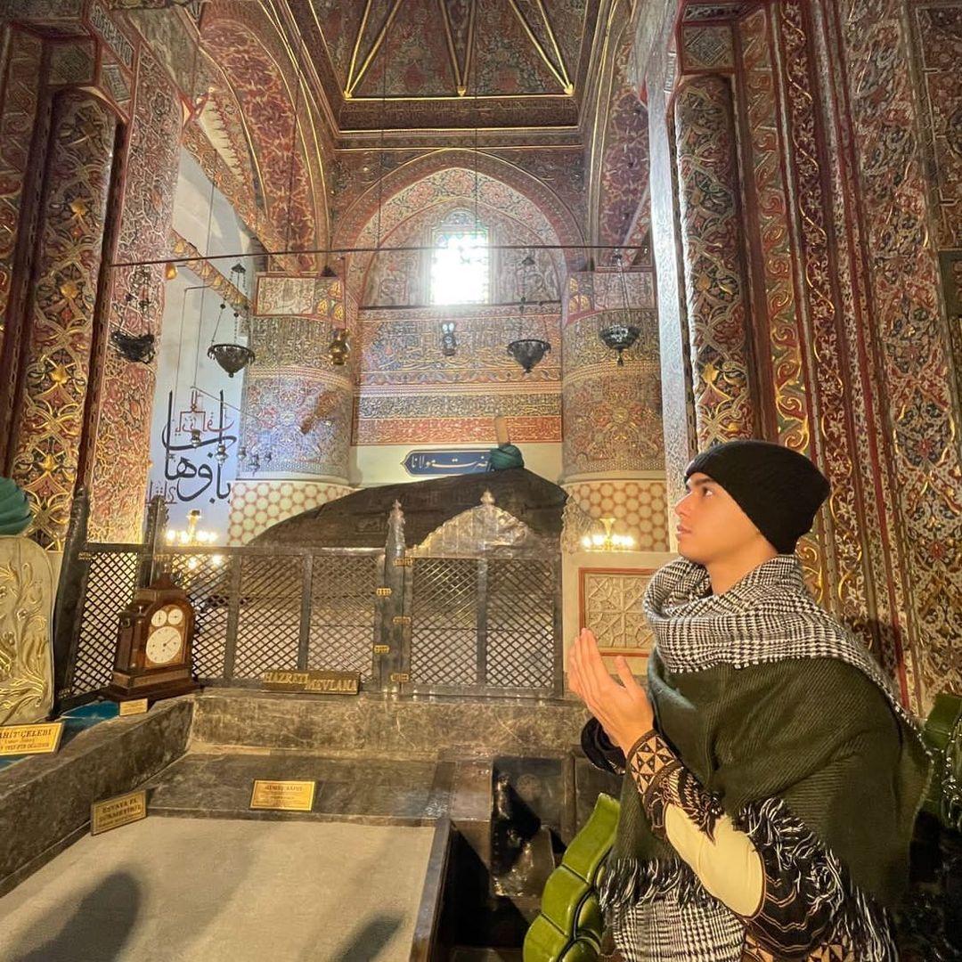 Ziarah ke makam Guru besar (Penyair Sufi) Jalaluddin Rumi. Al fatihah 🙏🏻🤲🏻