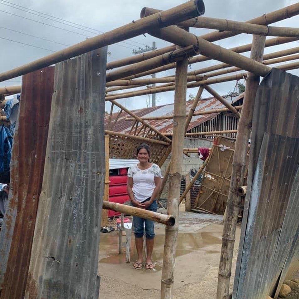 Taken from Tubigon Bohol, distribution of Maruyama Tarps for families affected by Typhoon Odette, headed by sir Bok Labastilla. One roll (price as of now P7400) can provide temporary shelter for 10 families. We hope to be able to raise more funds for other affected areas like dinagat, negros, Palawan, Cebu and siargao.. If you wish to support and purchase maruyama tarps that we can send out, details on the last slide :) Shout out to our KKDAT leaders on the ground who distribute and lead our relief efforts in these areas ❤️ stay safe everyone!