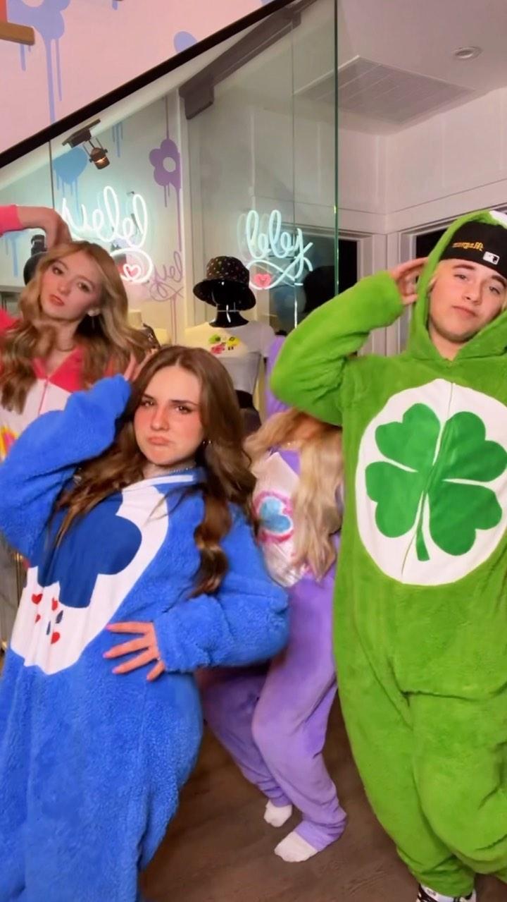 comment the most emojis of your fave carebear 🌨🍀💕🍭

@gavinmagnus 
@ellianawalmsley_ 
@itsemilydobson