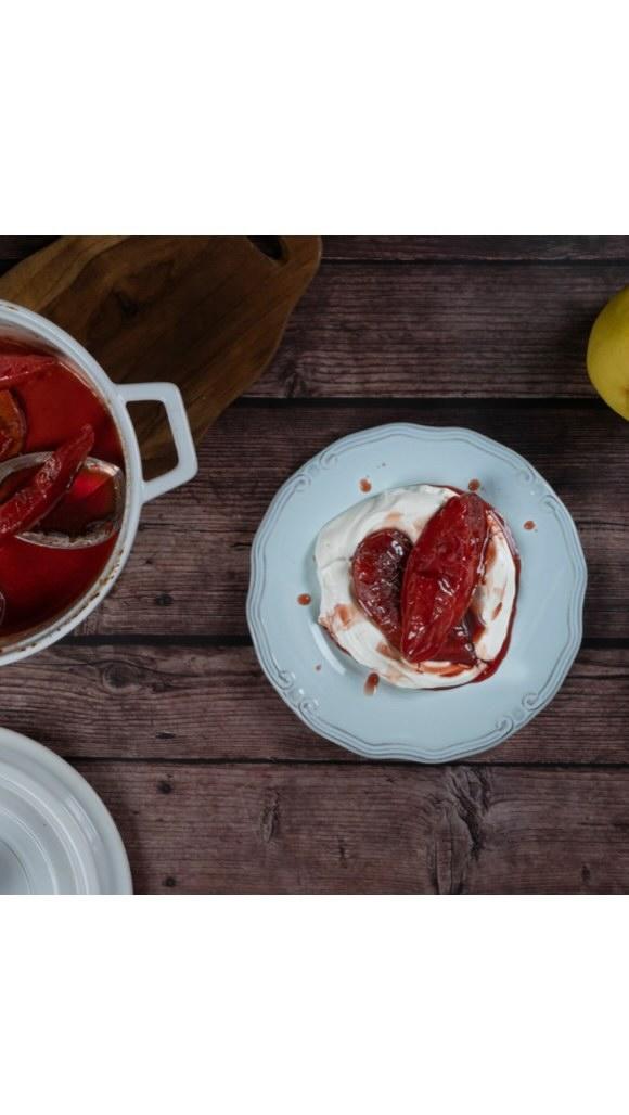 Κυδώνια στο φούρνο ψητά! Όσο ακόμα υπάρχουν κυδώνια φτιάξε τα είναι φανταστικά 🤤 Δες τη συνταγή στο link του προφίλ μου 👆🏼

Slow roasted #quinces red and delicious 😍 Try it at the link in the bio and you will love it! 👆🏼

#argiro #barbarigou #argirogr #argiromystika #argirobarbarigou #greek #chef #food #greekfood #greekchef #roastedquince #κυδωνιαστοφουρνο #κυδωνιαψητα