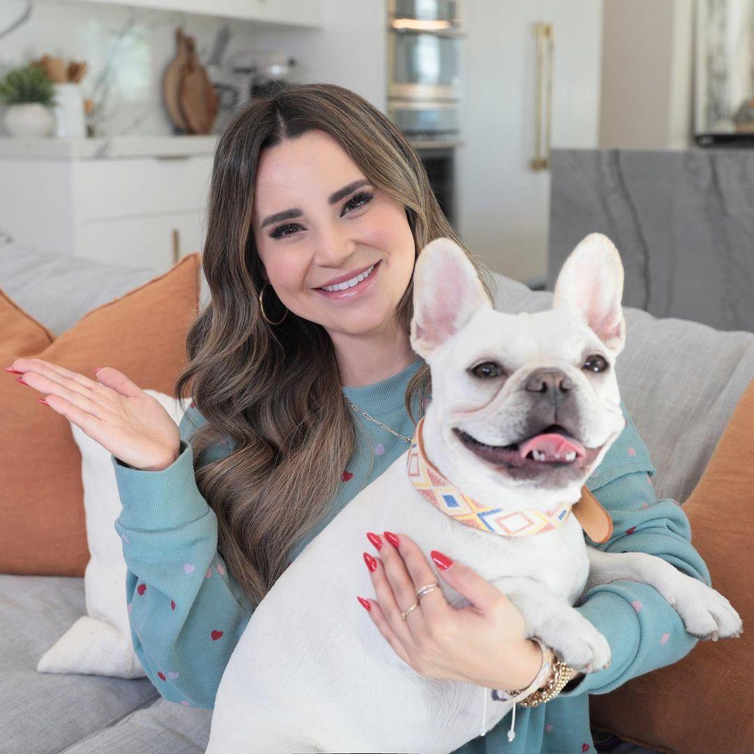 #ad This post is sponsored by @Petco, the Health and Wellness Company. I did another Dog Haul video and it’s all about gear for your new pet! I even got matching dog collars and friendship bracelets!
 
Check out everything I got for the pups in my new video! Link in bio. Find everything you need for a new pet at Petco.com/newpet!