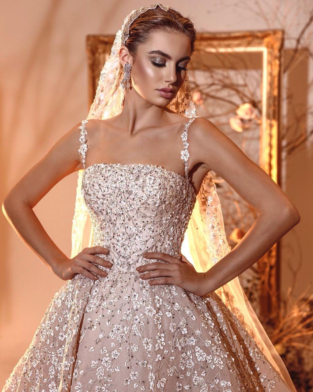 Reem Kachmar Bridal collection 2022 
Fabulously combine ultra feminine structured corset bodice with shimmering beaded patterns and exquisite feather and floral applique for a Glamours Modern and Timeless Bride . 

#kachmarreem #reemkachmarcouture #reemkachmar #reemkachmar2022 #reemkachmarbridal22 #couture #fashion #brides #weddinggown #weddingdress #abudhabi #love #her #beirut #lebanon #riyadh #jeddah #dubai #cairo #kuwait #doha #instafashion #instacouture #kachmarreem #instabride #ss22