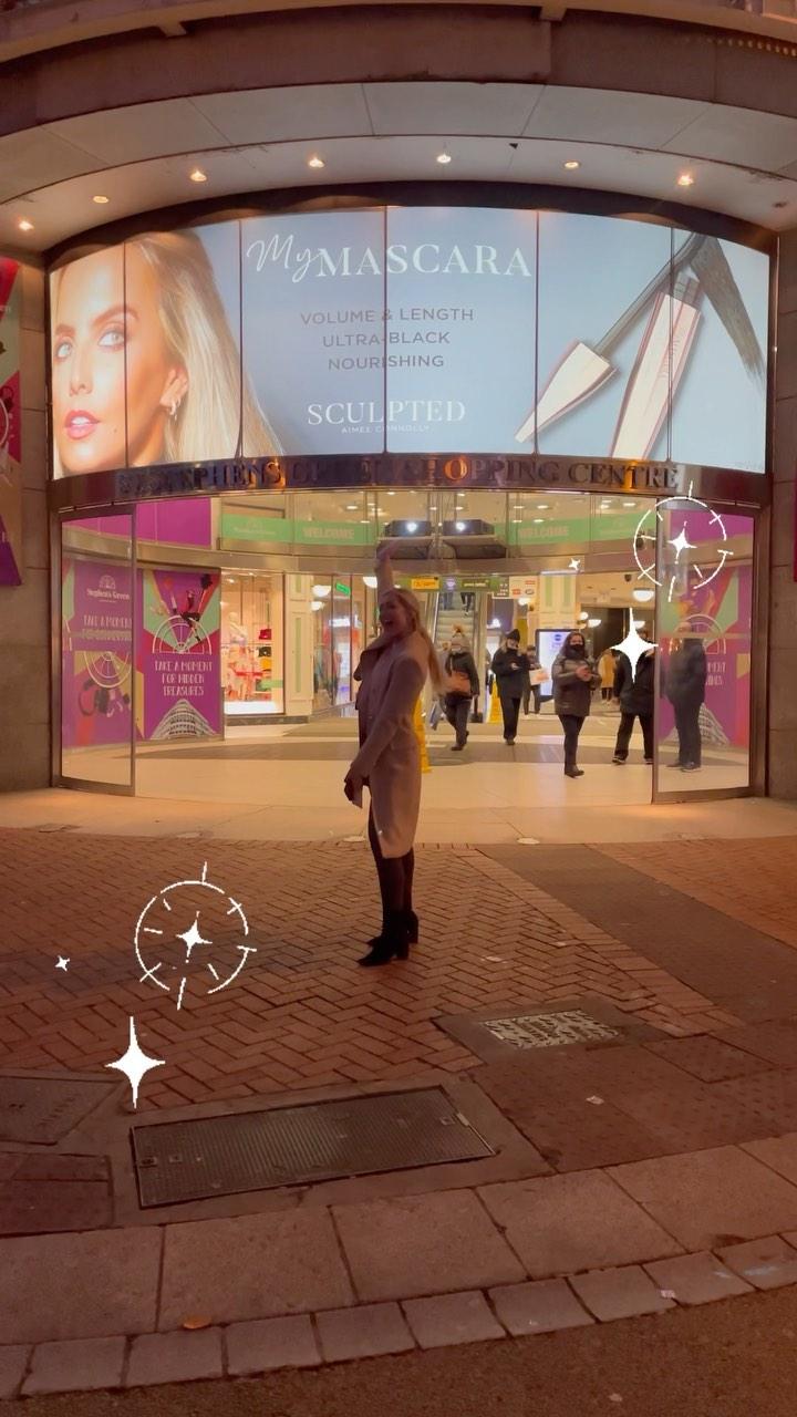 
 MyMascara up in the big lights 😍✨👏🏼

 #SculptedByAimee #FilterFreeFaces 
 