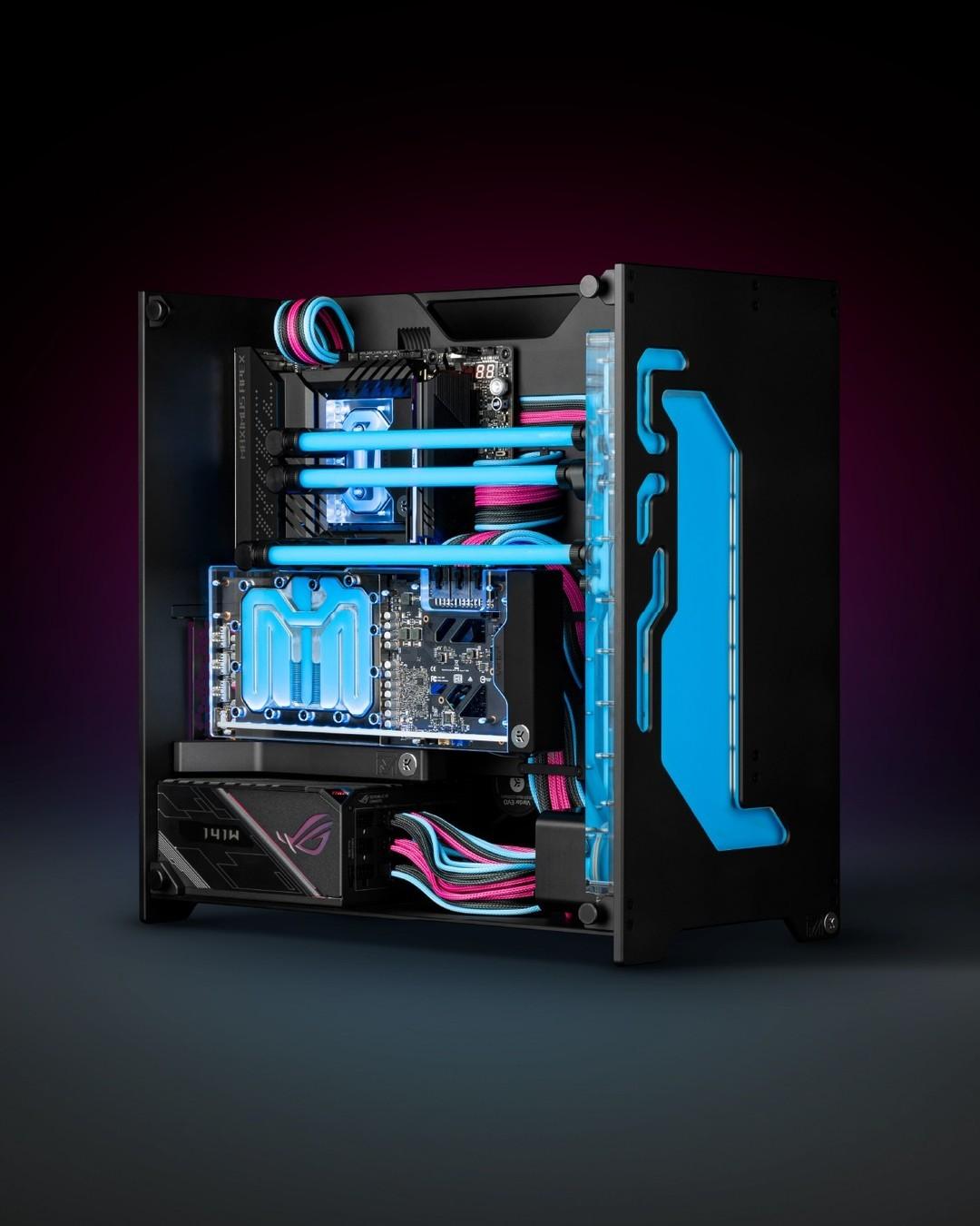 
 Remember this CES black &amp; blue beauty that can accommodate three 360 radiators in the back for extreme cooling and offers custom routes for cables? 
 