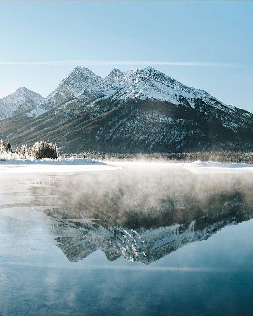 
 That moment when the ice starts to melt, the days become longer, the sun feels warmer, and you think “spring, is that really you?!”

Photo by @erikmcr #ExploreAlberta 
 