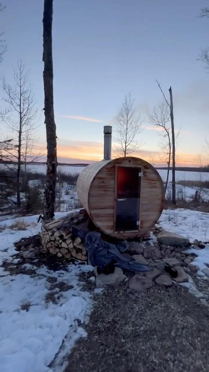 
 Looking for the perfect getaway? Escape and unplug at @refuge_bay , a 4-season glamping destination with hundreds of acres of land to explore.

Video by @scottcbakken #ExploreAlberta 
 