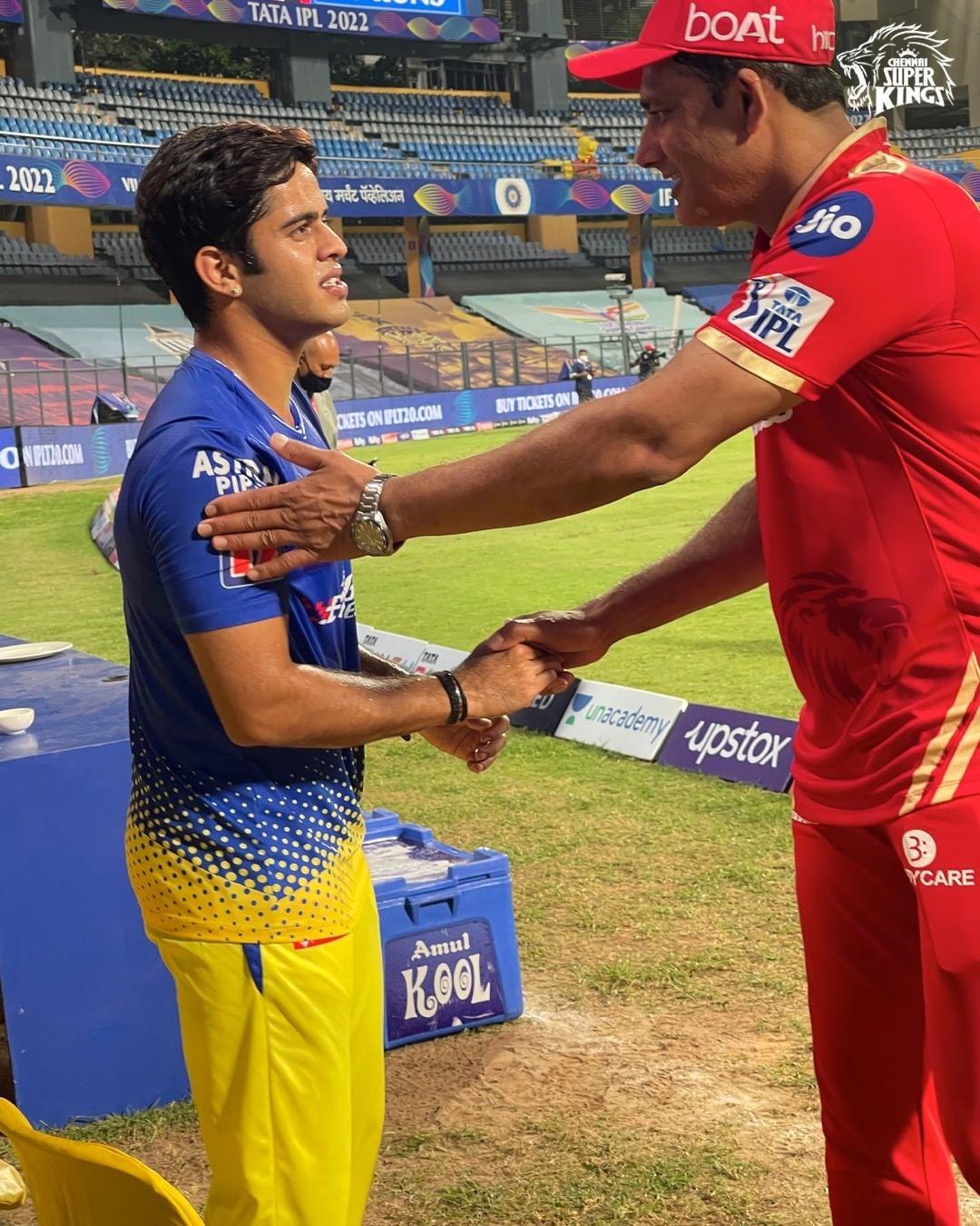 
 Learning the trade from the Spin Master!😍

 #PBKSvCSK #Yellove #WhistlePodu 🦁💛 
 