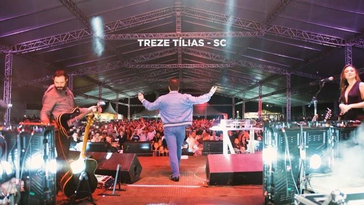 
 Clique no vídeo.

Sobre o Fim de Semana…
Ecxpetaculo em:
Treze Tílias-SC.
Massa FM em Osasco-SP.

🎥 @philippenorman 
 