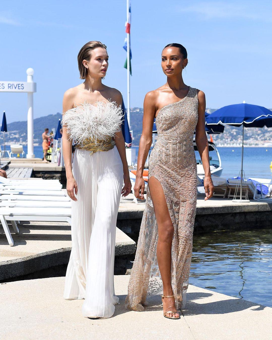 
 Josephine Skriver and Jasmine Tookes step out in #Cannes wearing colour-complementing eveningwear ✨ 

See all the fashion from the film festival at the link in our bio. 
 