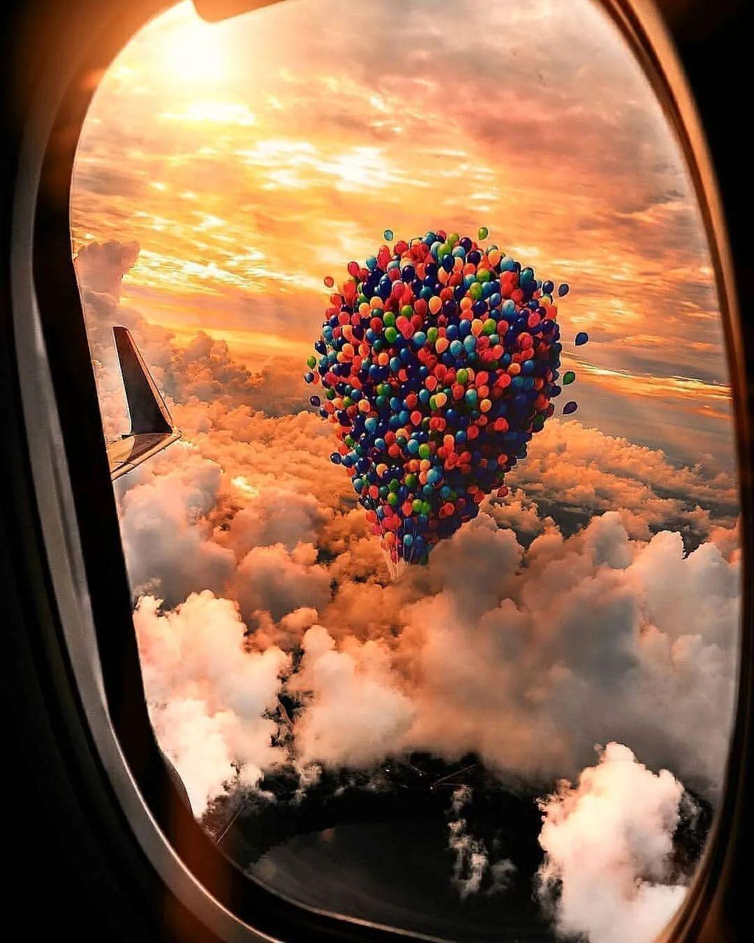 class="content__text"
 When the movie "Up" turns into reality! 🎈⛅ Have you seen the movie? @TheOurSpace 🌌 🔭

Do you love this Photo? ❤

Are you ready to explore Deep Space 🔭 @TheOurDeepSpace 

Image credit: @kevinlauwren