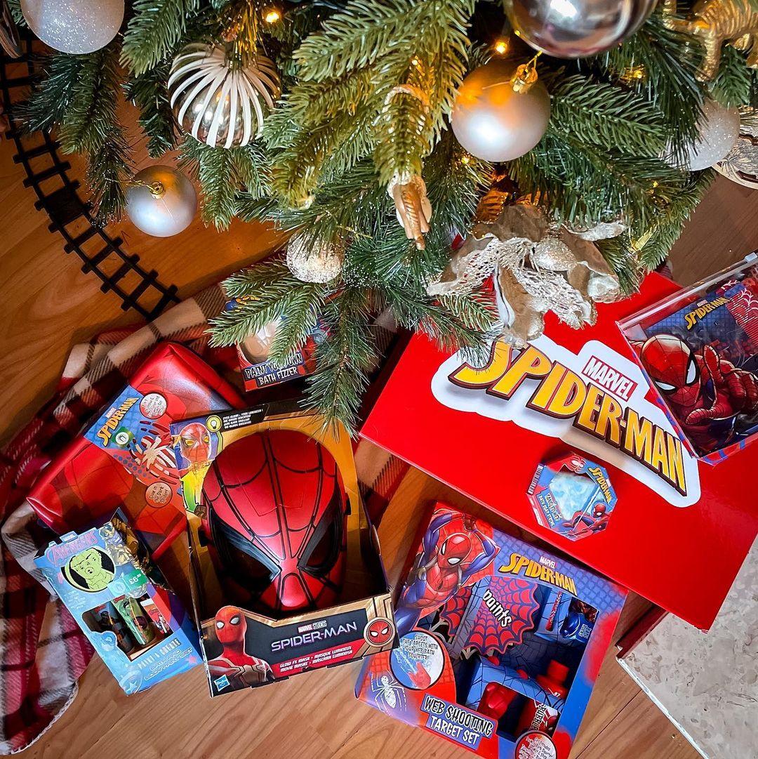 class="content__text"
 Going to have one very happy little super hero this Christmas.
If your like me and you have a marvel’s fan in your household. You definitely need to pop to your local @bootsuk . 
They have a fantastic range of gifts set and lovely stocking fillers, that any super hero fan is going to love. Plus lots of 3 for 2 and we all love a bargain.
Does your little one love everything super hero?

 #HandA #DisneySpiderMan #stockingfillers #superheroes #marvel #marvelfans #spiderman #christmasgifts #christmasgiftideas #kidschristmas #stockingfillersforchildren #stockingfillerideas #kidsbathtime #thismorning #mumsofinstagramuk #parentingblogger #motherhoodunplugged 
 