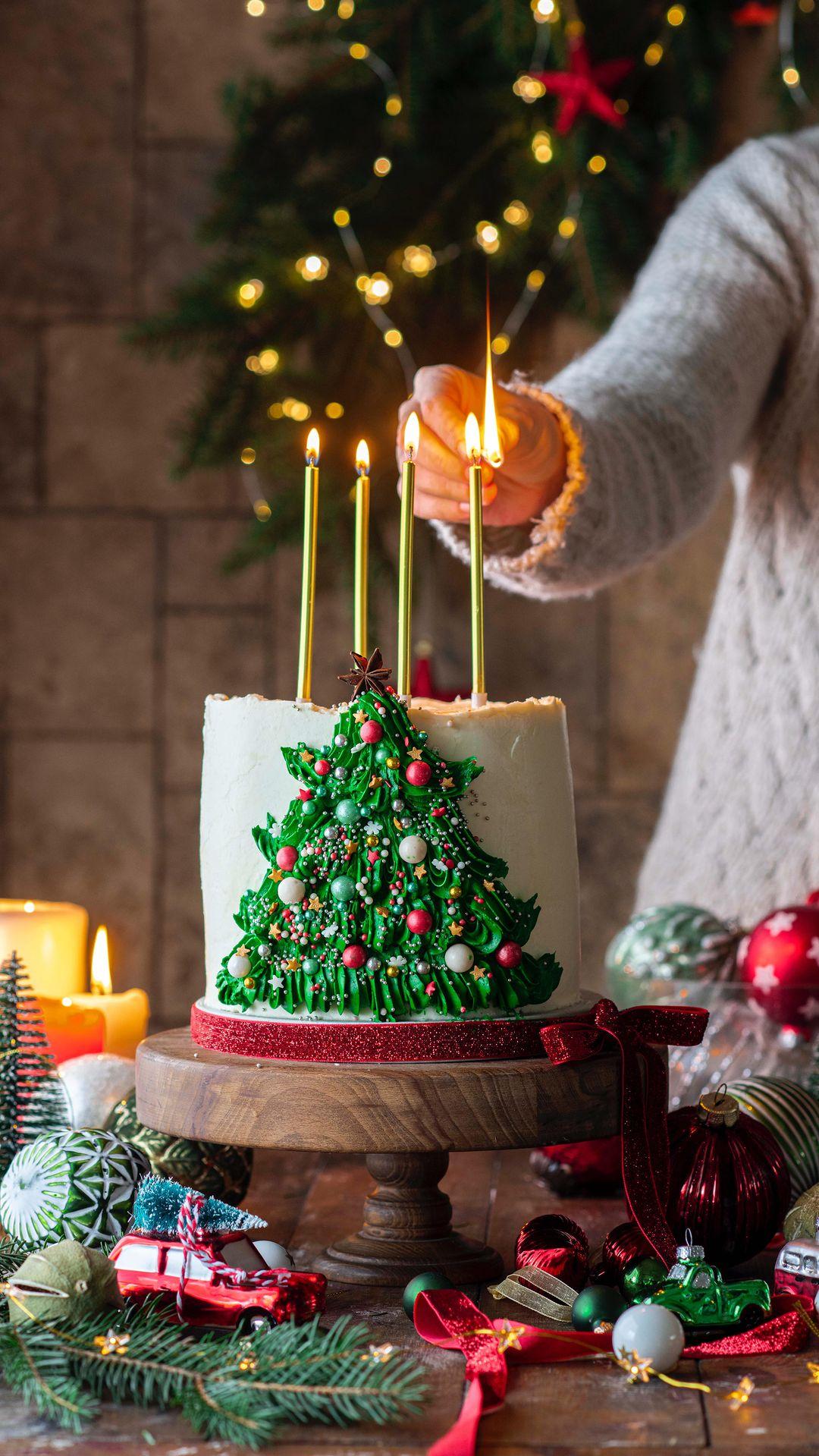 class="content__text"
 Christmas tree cake. Design inspired by @curlygirlkitchen cake🎄 
Нарядила хотя бы одну елочку, из крема. Настоящую пока еще не купили, но собираемся на днях ✨Вы уже поставили елочку?

 #фудблог #фудблогер #фудфотограф #фудфото #фудфотография #новыйгод #рождество #торт #выпечка #hautecuisines #christmas #christmasdecor #christmastree #christmasdecorations #cake #foodphotography #foodstyling #foodphotographyandstyling #foodie #foodblog #foodblogger #instafood 
 