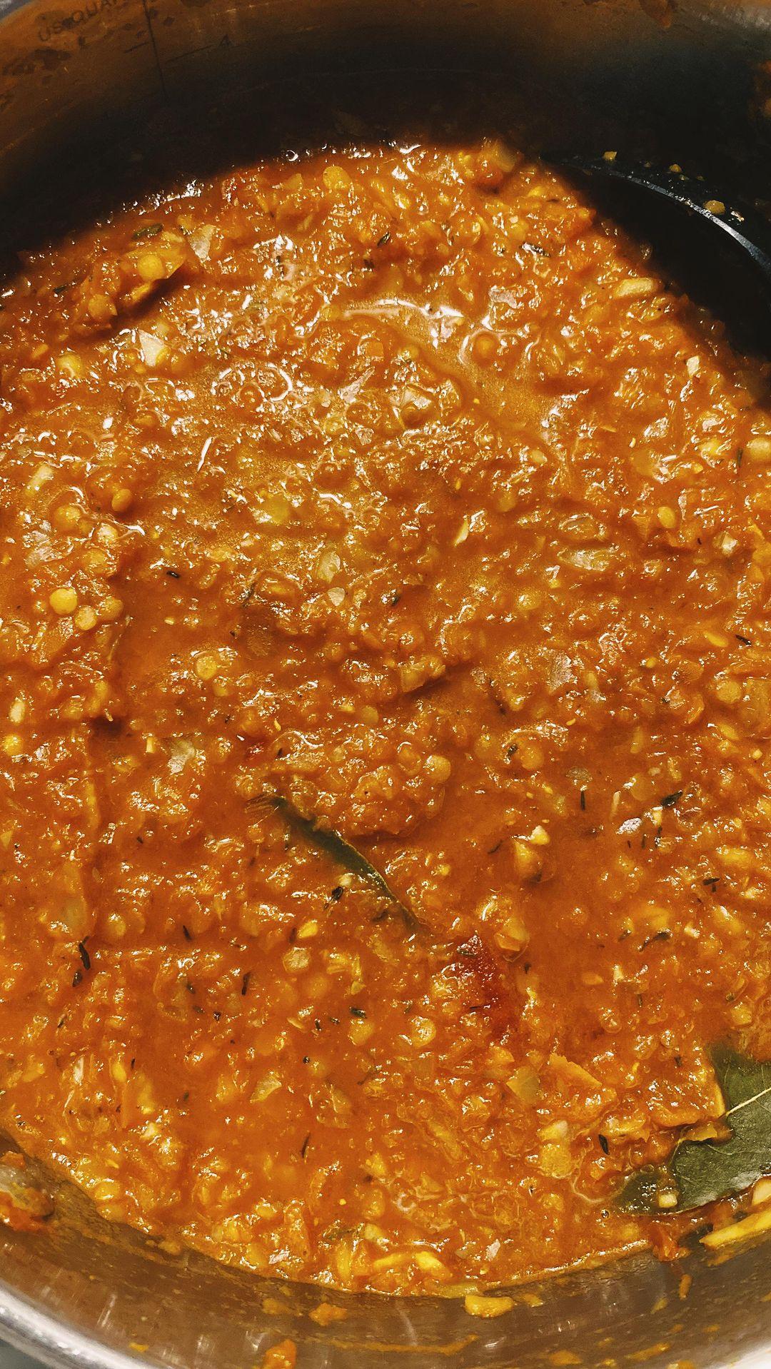 class="content__text"
 Veggie bolognese this evening 🍝♥️ You can basically add any vegetables to the mini chopper or food processor and hide it in the sauce. Great way to get rid of any sad vegetables that needs to be used 🥒 
 