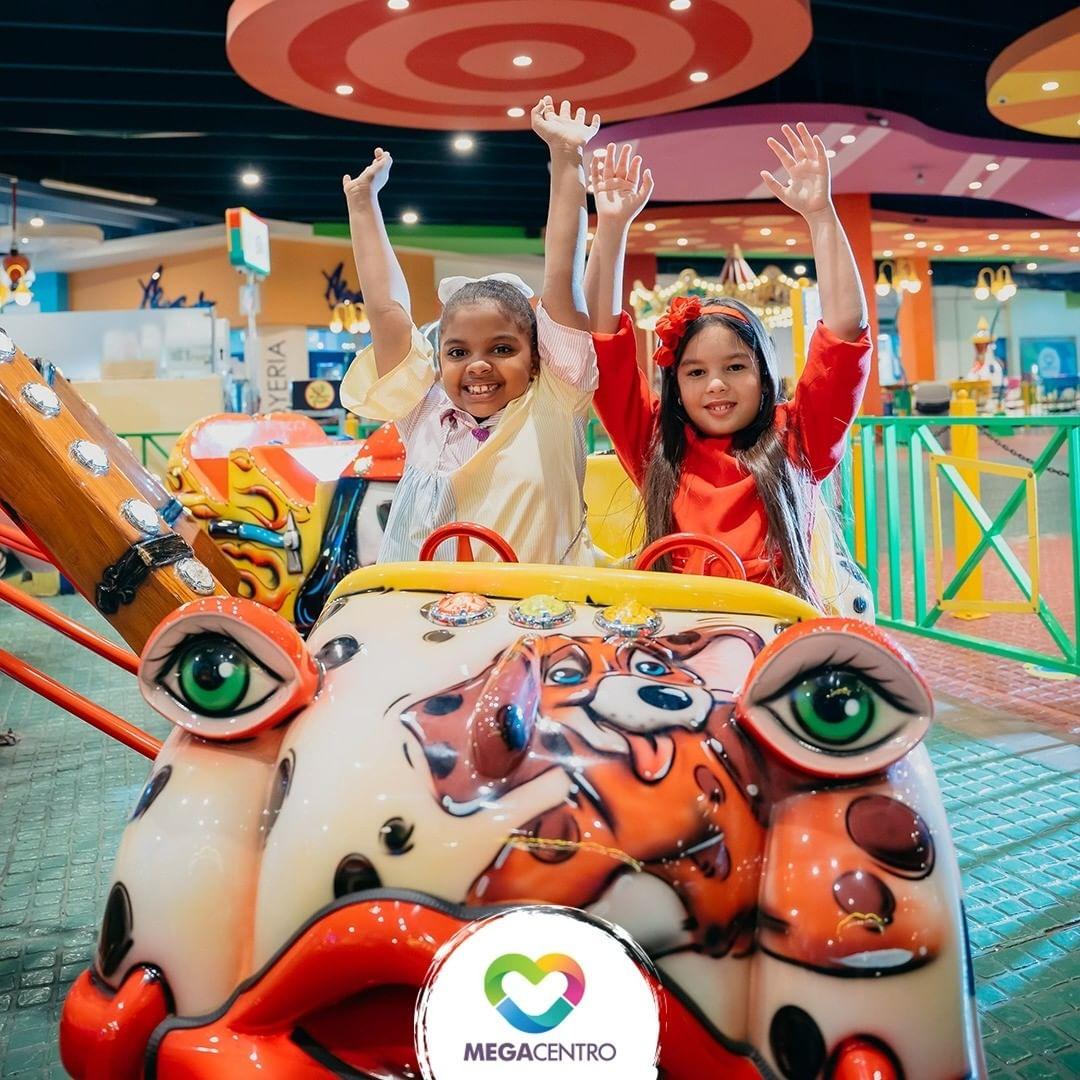 class="content__text"
 ¡En #Megacentro hay actividades para todos! 🎢

Trae a tus pequeños a disfrutar de @happylanddr.

 #EsteEsElCentro 
 