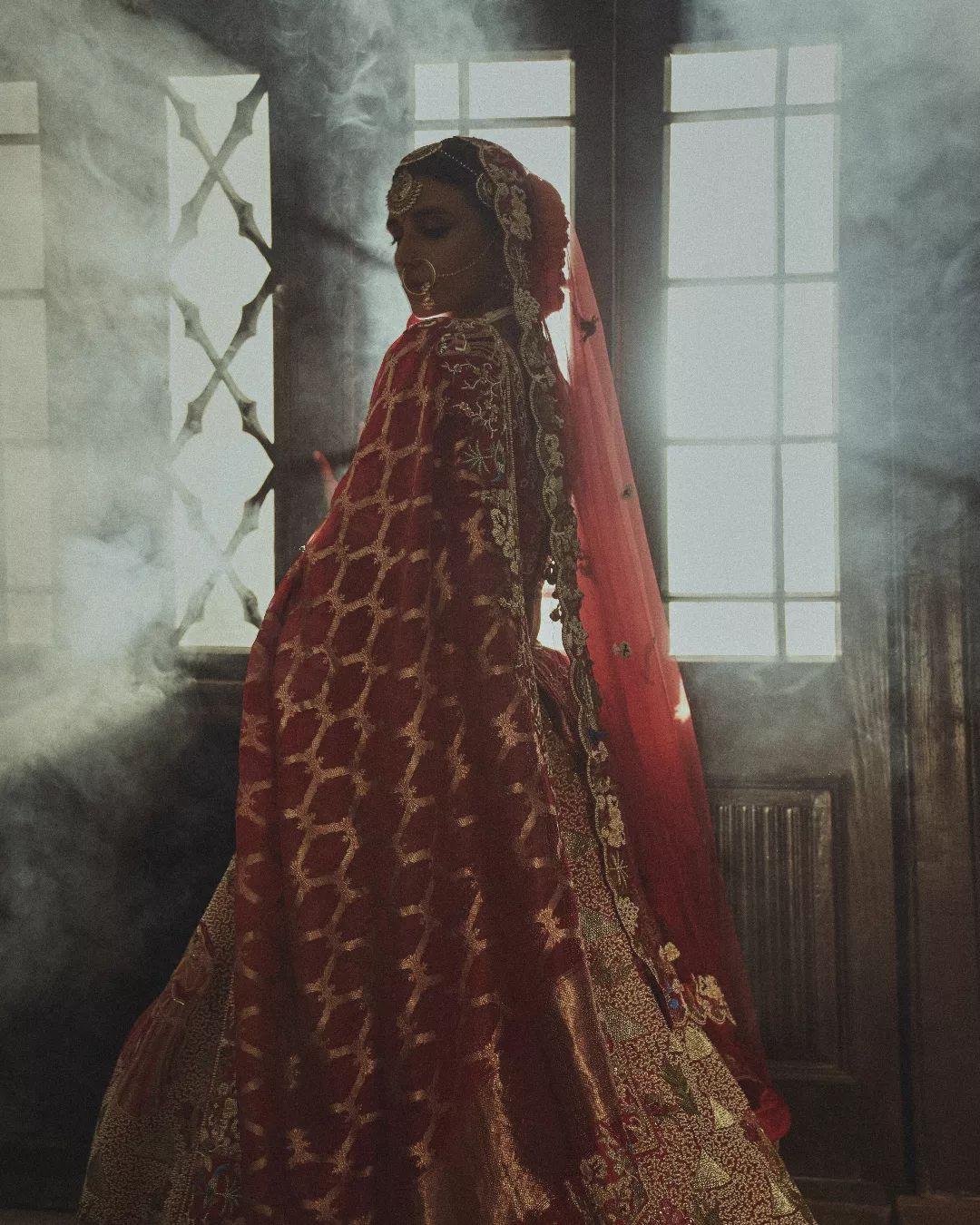 class="content__text"
                        The Heritage Bridal Collection- "Vrindavan".

Fashion Stylist: @gautamkalraindia 
Photographer: @hormisantonytharakan 
Make-up: @ashima.kapoor 
Hair: @mayanknarang92 
Jewellery: @shriparamanijewels 
Production: @tript_dhawan@glitzproductions_ 
Location: @saraianantramhouse 
Model: @_laaxmi_ 

 #bridesinred #indianbride #bridalwear #heritagebridalwear #ashagautambridal #ashagautambride #ashagautambridalwear #ashagautamweddingwear #weddingwear 
 