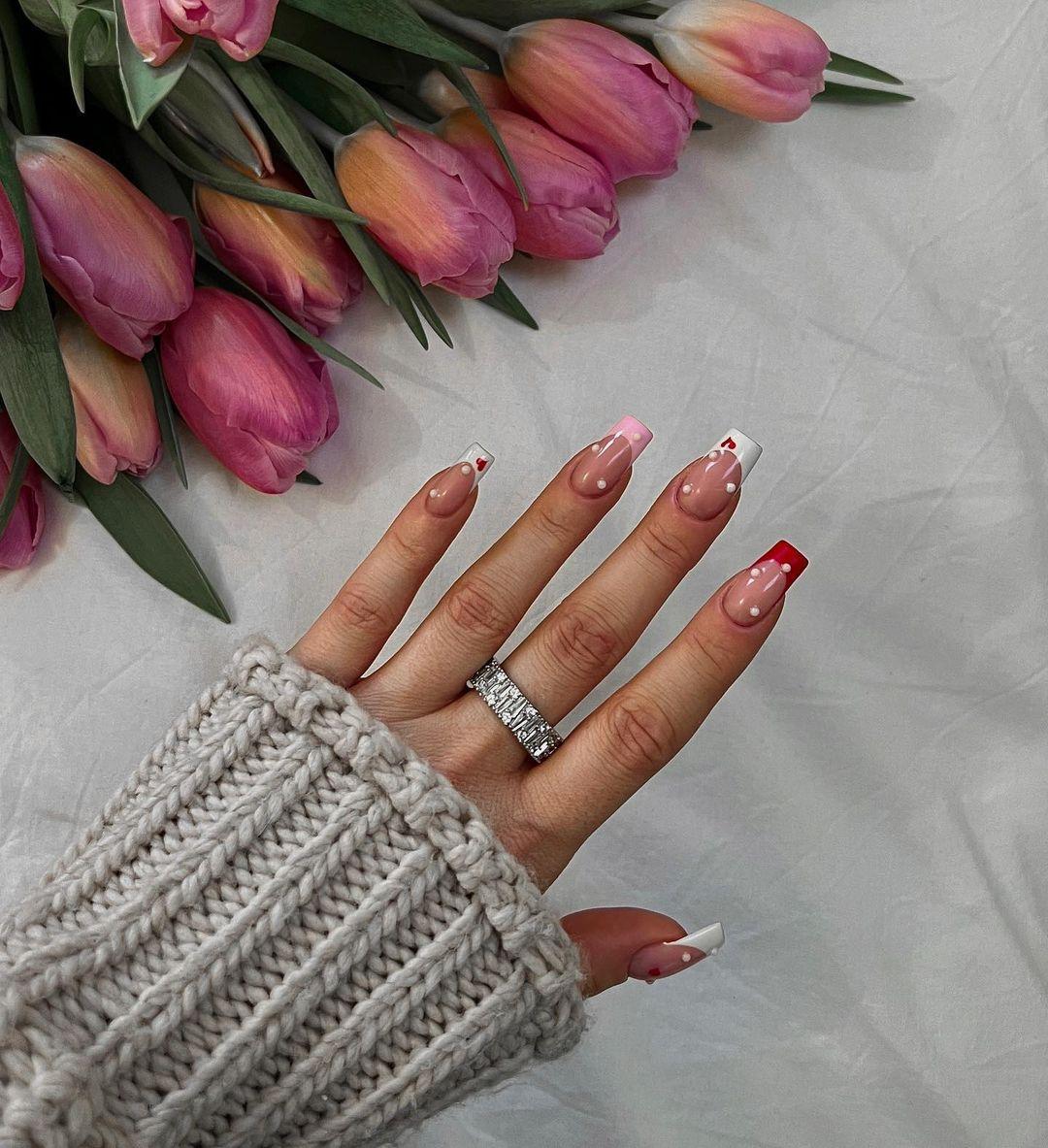 class="content__text"
 sweetheart💕🌸

 #vday #vdaynails #nailsart #nailsinspiration #flowerslovers #frenchmanicure 
 