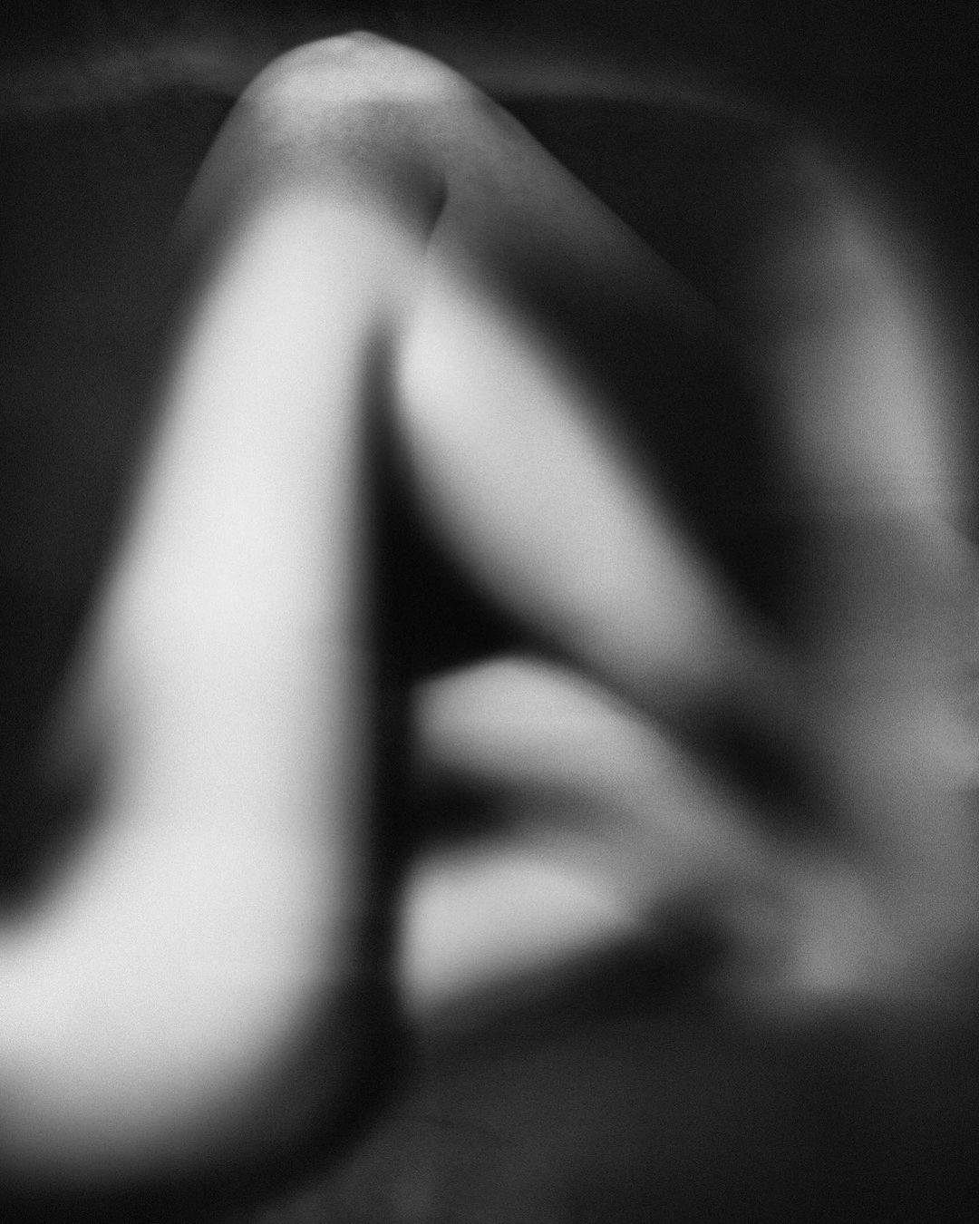 class="content__text"
 Nude, 2022

 #omarcruzphoto #photographer #artist #abstract #shapes #legs #photography #artcollecting #artgalleries #zomamaco #portraits #woman #fashion #bwphotography #artprocess #bwphotography #bwphoto 
 