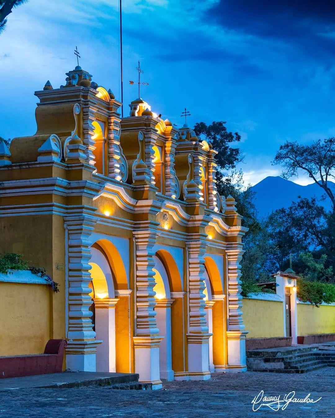 class="content__text"
 #📷 @dannygamboagt
Cómo no enamorarse de esta mágica ciudad.
El Calvario, Antigua Guatemala.

————— 
Comparte con nosotros tus publicaciones en instagram con el HT: #MundoChapin o #MundoChapinCom

 #Guatemala 
 