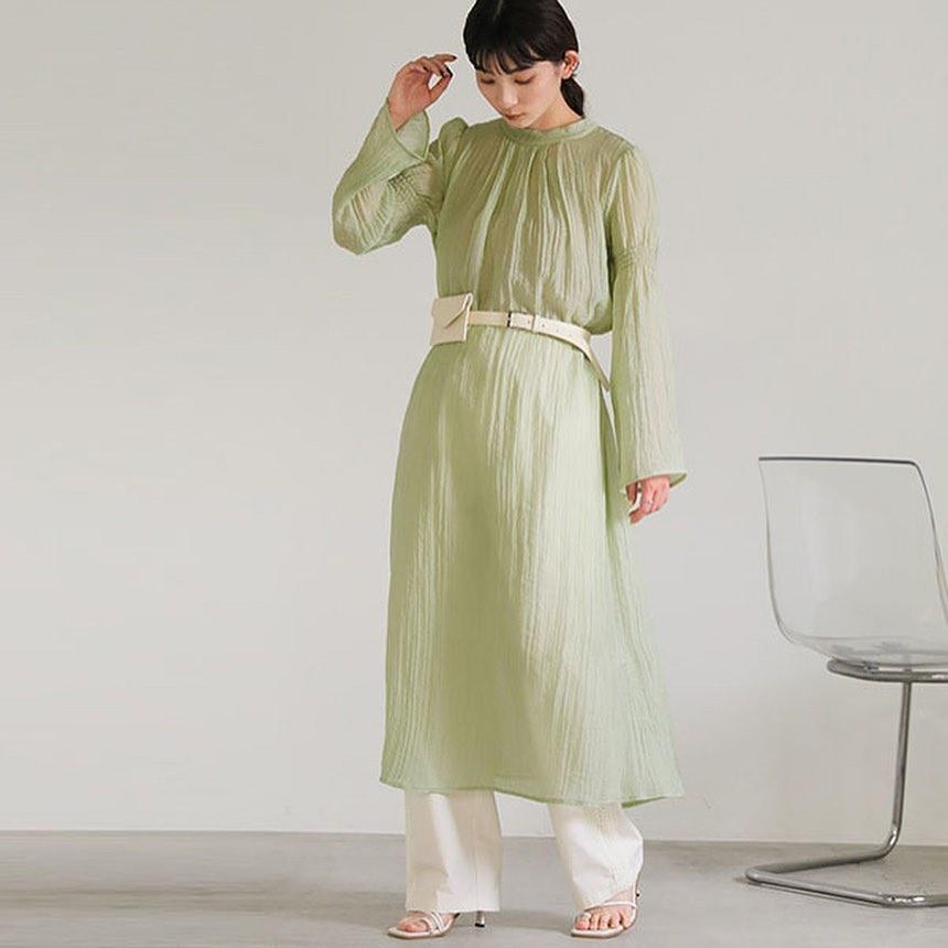 class="content__text"
 .
✓NEW IN
No:10009960
ギャザーフレアスリーブシアーワンピース
7,500 yen
(beige/light green/black)
.

春夏らしいシアー素材のロングワンピース。
腕の高い位置にシャーリングデザインを入れメリハリをつけています。
やりすぎないナチュラルなフレアスリーブがポイント。
ワッシャー加工を施し、奥行きのある透け感に仕上げています。
パンツと合わせてレイヤードしたスタイリングがオススメ。
ベルトでウエストマークするとスタイルアップ効果抜群です。 
 