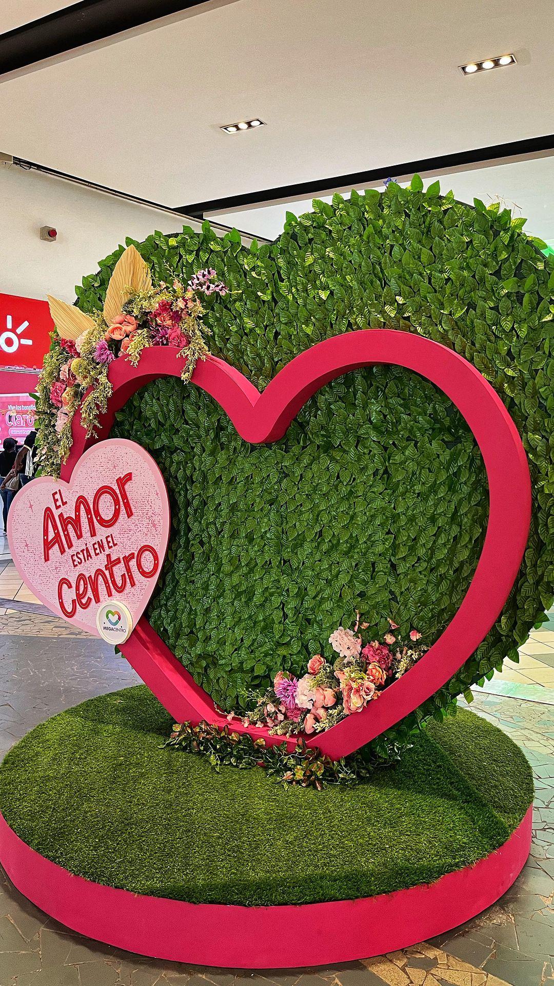 class="content__text"
 ¡Hoy se siente el amor en el Centro! 🥰

¿Ya pasaste por nuestro Photobooth de #SanValentin? Encuéntralo en el primer nivel de Paseo Botánico. 📍

 #Megacentro #EsteEsElCentro #ElAmorEstaEnElCentro 
 