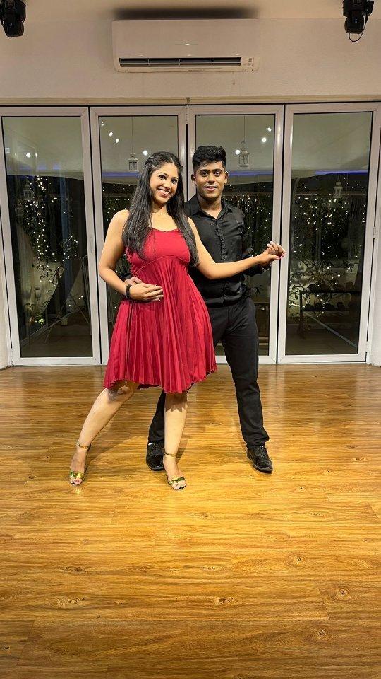 class="content__text"
 Gori Gori | Couple Choreo

Valentines might be over, but celebrating the month of love with another couple choreography

Gori Gori Workshop
Sar, 4th March | 1-4pm
@tarangstudio Bandra West
WhatsApp on 9892392990

♦ No partner needed - Because you'll dance with our team members😉
♦ Limited seats - Small group workshops

 #Natyasocial #natyasociallive #NSReels #NatyaSocialChoreography #natyasocialteam #gorigori #mainhoonna #srkfanclub #srk #sushmitasen #bollywood #monthoflove #february #couple #coupledance 
 