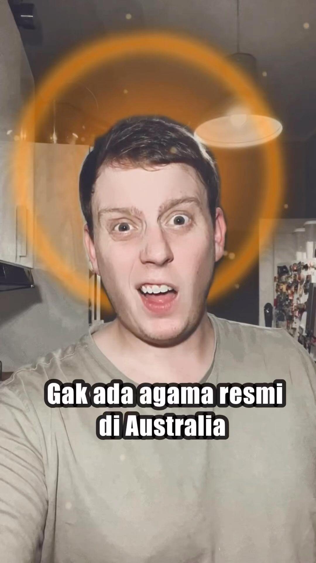 class="content__text"
 Yup!!! Banyak yang suka tanya soal ini, dan emang secara resmi gaada agama resmi guys. 

Menurut konstitusi Australia, orang bebas percaya apa aja dan pemerintah ga boleh larang. 

Tapi! Harus diingat, cuman karena legal ga berarti diterima masyarakat ya! 

Gimana menurut kalian??? 
 