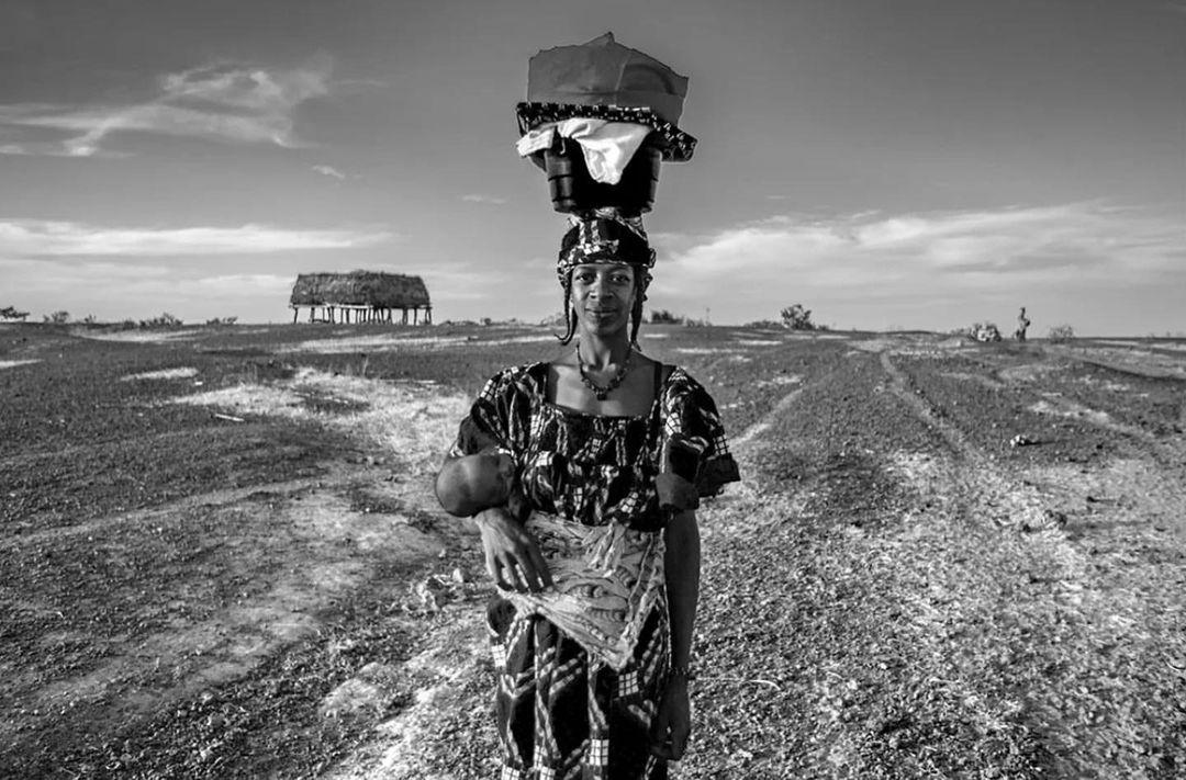 class="content__text"
 Seen in Mali 

©️📷: @gabrielbraufotografia 

.
.
.
 #photo #portrait #westafrica #photography #portraitphotography #malian #malienne #vintage #mali_paw #malienw #afrique #africaine #ethiopia #sudan #guinee #cotedivoire #burkinafaso #touareg 
 