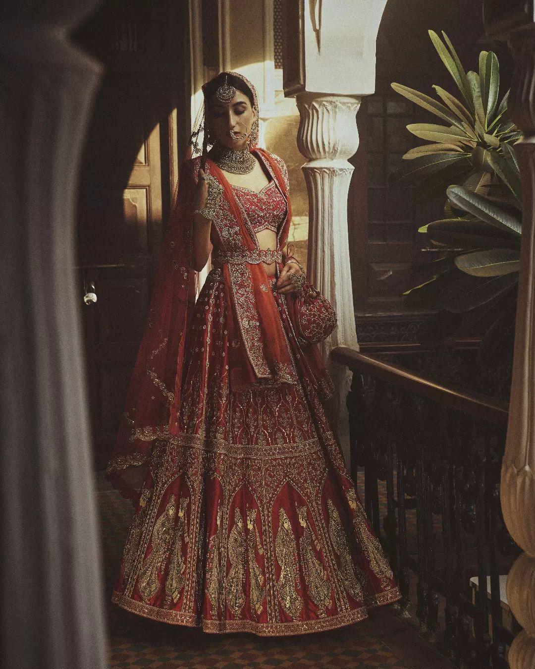 class="content__text"
                        The Heritage Bridal Collection- "Vrindavan".

Fashion Stylist: @gautamkalraindia 
Photographer: @hormisantonytharakan 
Make-up: @ashima.kapoor 
Hair: @mayanknarang92 
Jewellery: @shriparamanijewels 
Production: @tript_dhawan@glitzproductions_ 
Location: @saraianantramhouse 
Model: @niqhat.s 

 #bridesinred #indianbride #bridalwear #heritagebridalwear #ashagautambridal #ashagautambride #ashagautambridalwear #ashagautamweddingwear #weddingwear 
 