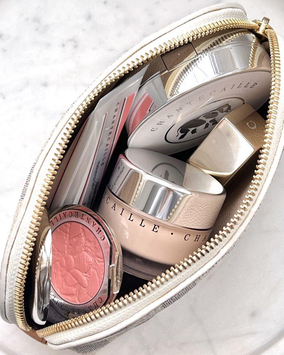 class="content__text"
 What's in @simply.glowe 's makeup bag? A heap of Chantecaille best-sellers! Link in bio to shop. #chantecaille 
 