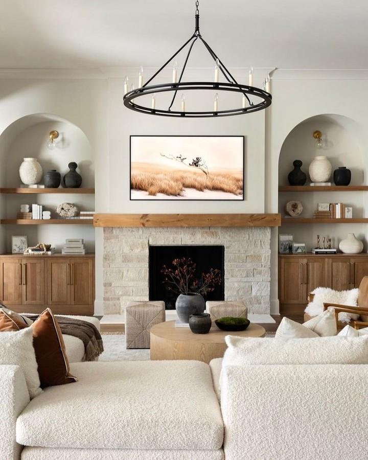 class="content__text"
 Sutton's traditional silhouette with candlesticks creates an abundant glow, perfect for a living room! ⁠
⁠
Design: @jfy.designs ⁠
Photo: @carolinesharpnack ⁠
Build: @legendhomestn ⁠
.⁠
.⁠
.⁠
⁠
⁠
 #troylighting #chandelier #lighting #interiordesign #inspo #pendant #hunkerhome #thespruce #sodomino #apartmenttherapy 
 