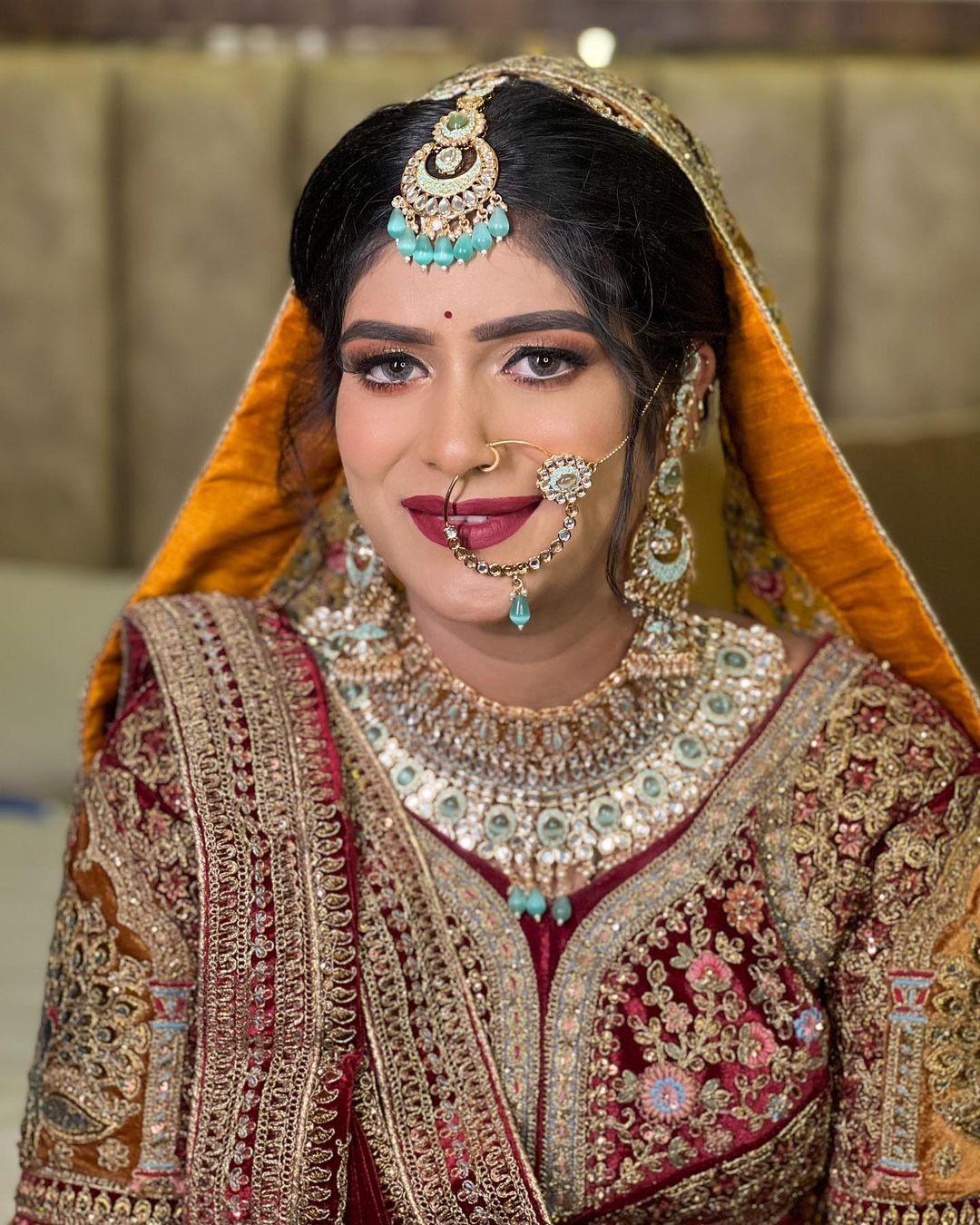 class="content__text"
 B R I D E • R O S H N I🤍✨

Makeup : @priyanshisonimua 

 #bride #bridalmakeup #bridalmakeupartist #indianbride #wedding #indianwedding #indianweddings #trending #minimalmakeup #naturalmakeup #dewymakeup #photo #photooftheday #bridalmakeuplook #trendingbrides #foryou #explore #explorepage #indianwear 
 