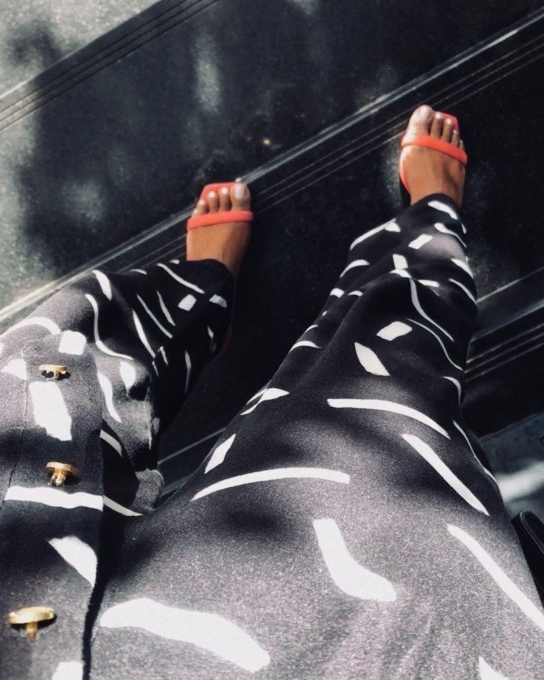 class="content__text"
 #loungewear | Para dormir e para sair. O estiloso Pijama Madan voltou e está disponível em nosso site. Arrase com o seu! 

 #loungewear #mapalingerie #homewear 
 