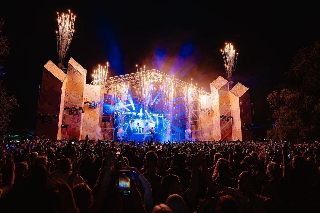 class="content__text"
 Last weekend, one of Pärnu's biggest summer events Beach Grind took place, where world-famous artists performed: Alan Walker, Alesso and many others. Pärnu has even more top-level events throughout the year, the Pärnu Music Festival starts today😎

📸 @r.liivand 

 #visitpärnu #visitparnu #pärnu #parnu #visitestonia #beachgrind2023 #summerisafeeling #suviontunne #pärnusummer #festivals #summerevents 
 