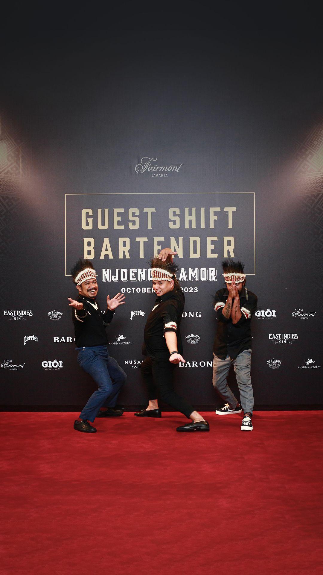 class="content__text"Throwing it back to last week’s Guest Shift Bartender Vol 04, 𝐍𝐣𝐨𝐞𝐧𝐠 𝐓𝐞𝐚𝐦𝐨𝐫 featuring the incredible talents @andrew_ale2505 from @barongbarjkt , @cocktail_warrior from @corknscrew, and @darrendfretes from @gioijakarta 🍹🎉 

We couldn’t have done it without our amazing sponsors @eastindiesgin @nusantaracoldbrew @perrierindonesia @jackdaniels_ea
Cheers to the good times and great drinks!

#FairmontJakarta #BARONGbar #GuestShiftBartenderSeries