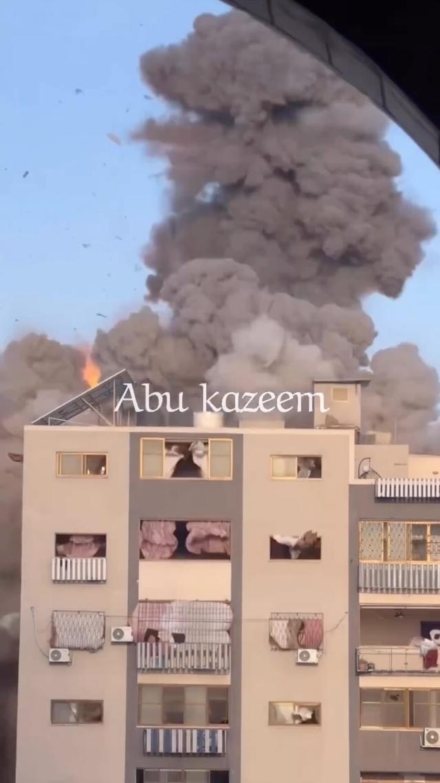 The moment a home was bombed in Gaza Strip. 

لحظة قصف منزل في قطاع غزة