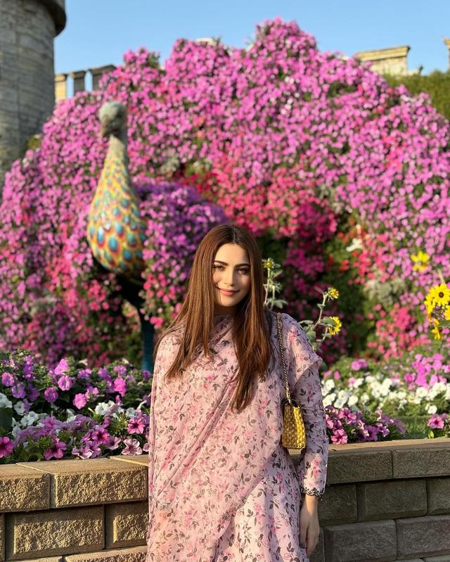 It was one of the greatest joy to experience the Mirical Garden in Dubai. It was such a beautiful environment. Hats off to the people who have designed this. I wish we can do similar things in Pakistan 🌹🌹

Dress @parniyaanbyayesha 

#mother #love #spendingtimetogether #iloveflowers #beautiful #pink #purple #weather #awesome