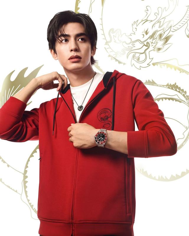Song Weilong for Emporio Armani to wish you all a happy Chinese New Year. Discover more at the link in bio. ⁣
⁣
Credits: @gstyles⁣
Talent: @songsongswl⁣
⁣
#EAWatches ⁣