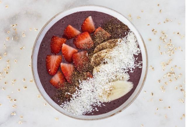 The only thing better than a smoothie full of produce? A smoothie bowl with delicious toppings, of course! This full breakfast or post-run snack just takes a few minutes to throw together and clean up. Perfect for your busy schedule!

🌱 Recipe Link for our Triple Berry Spinach Smoothie in Bio

✨ Join Us: meals.whatthehealthfilm.com

.
.
.
.
#wthfilm #wthmealplanner #smoothiebowl #plantbased #plantbasedrecipes #vegan #health