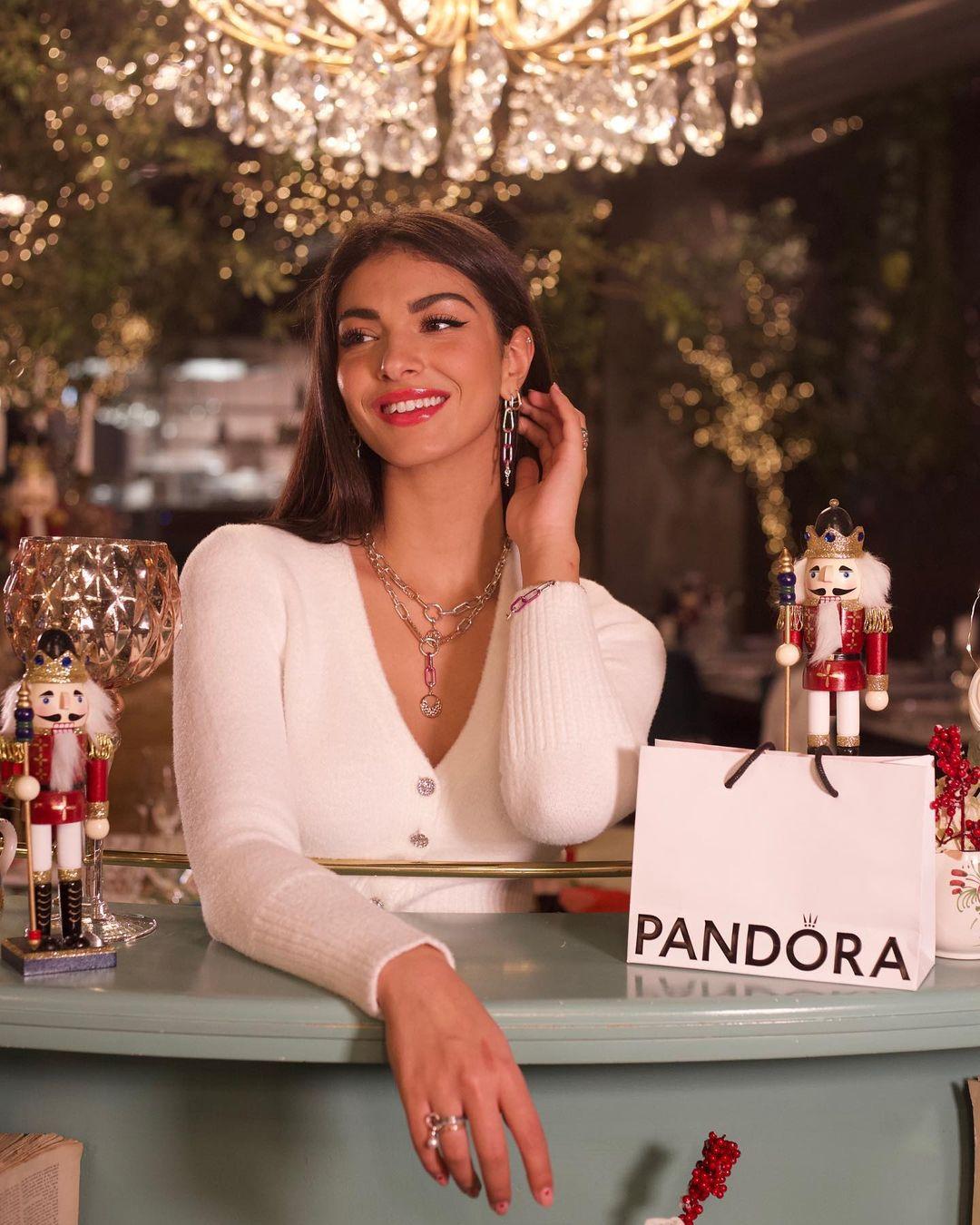 It’s the most beautiful time of the year! With #PandoraME @theofficialpandora
#ForEveryME 🎀
#shotforpandora
adv