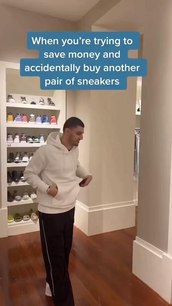 “It’s not my fault, i tripped” 😂
(@hypesflame)

via : @solestatussneakers